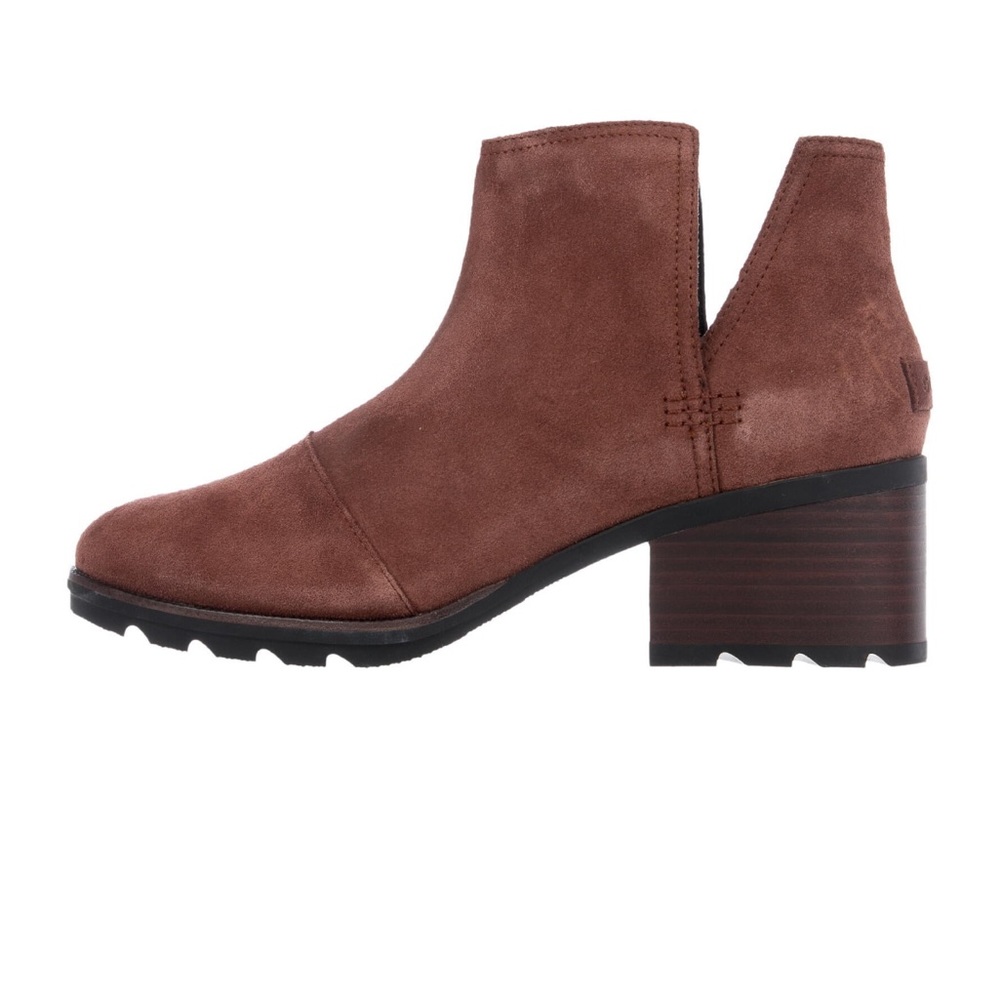 Sorel
Suede Cutout Accent Boots